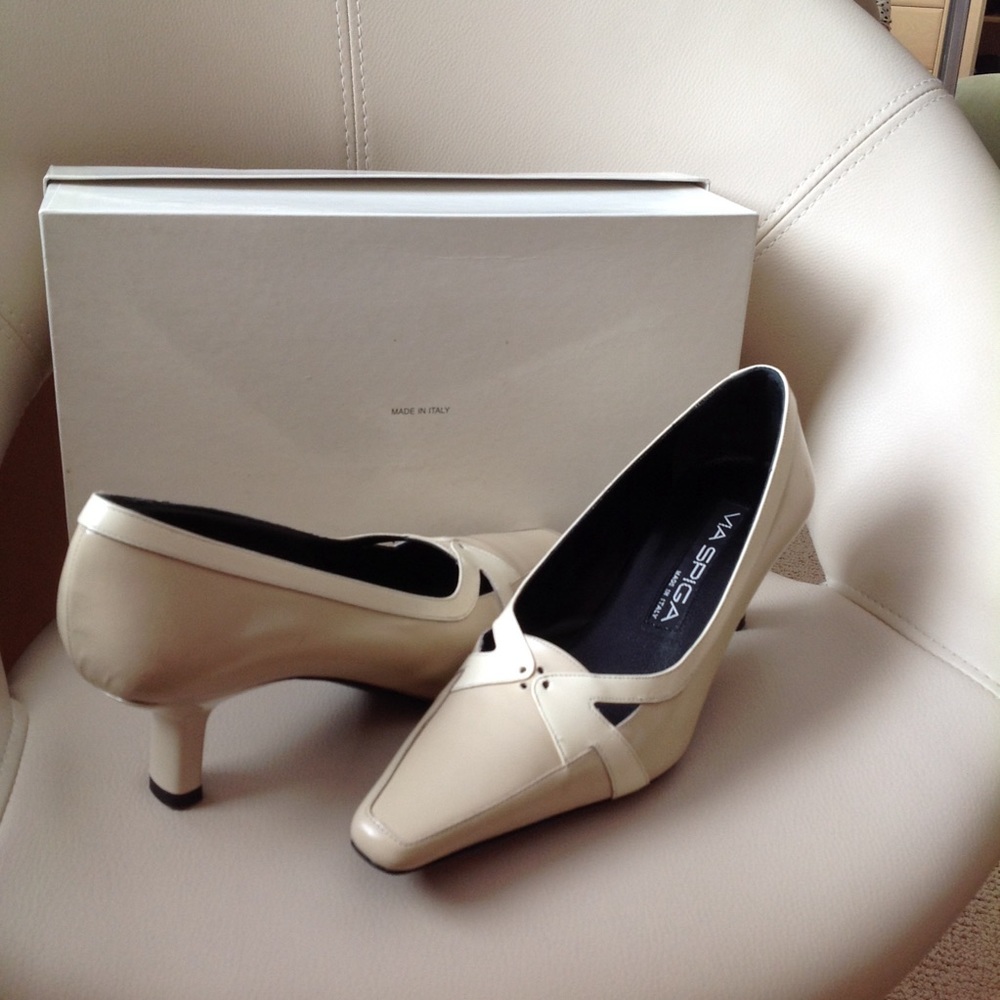 Via Spiga Beautiful Two tone cream (never worn)